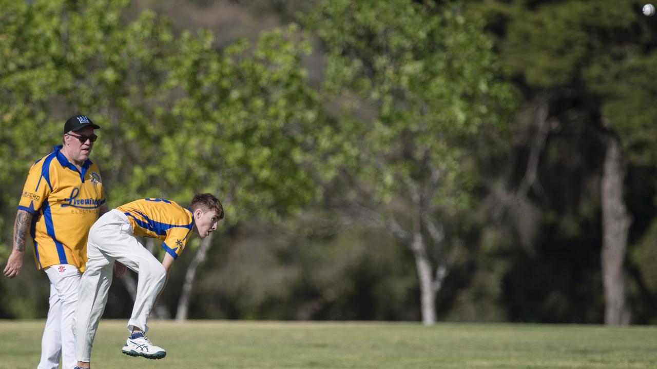 Tomas Crump bowls for Northern Brothers Diggers Gold. Picture: Kevin Farmer