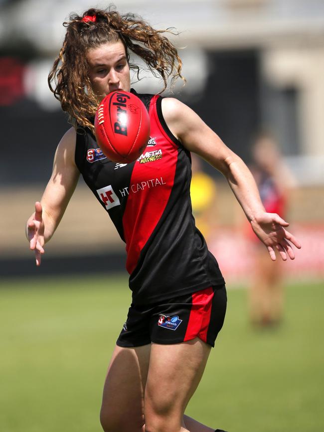 Lauren Young in action for the Bloods. Picture: SANFL