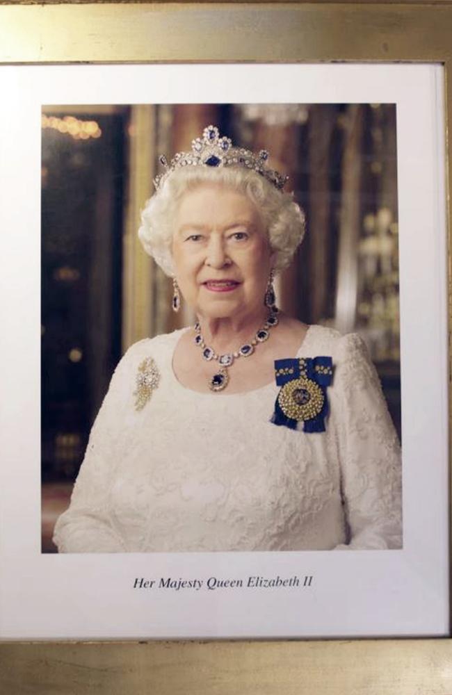 Aussies Can Request A Portrait Of Queen Elizabeth From Their MP | News ...