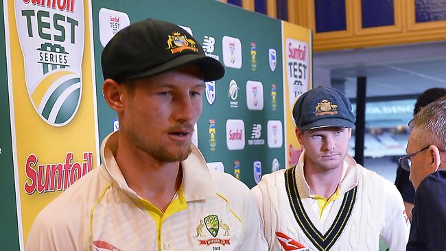 Steven Smith (capt) and Cameron Bancroft (L)