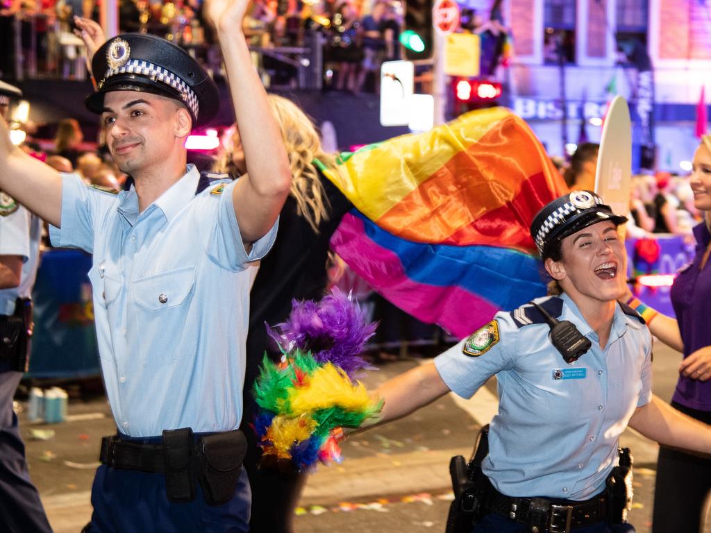 mardi gras parade saturday sydney