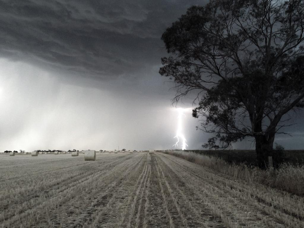 Lightning storm over SA | The Advertiser