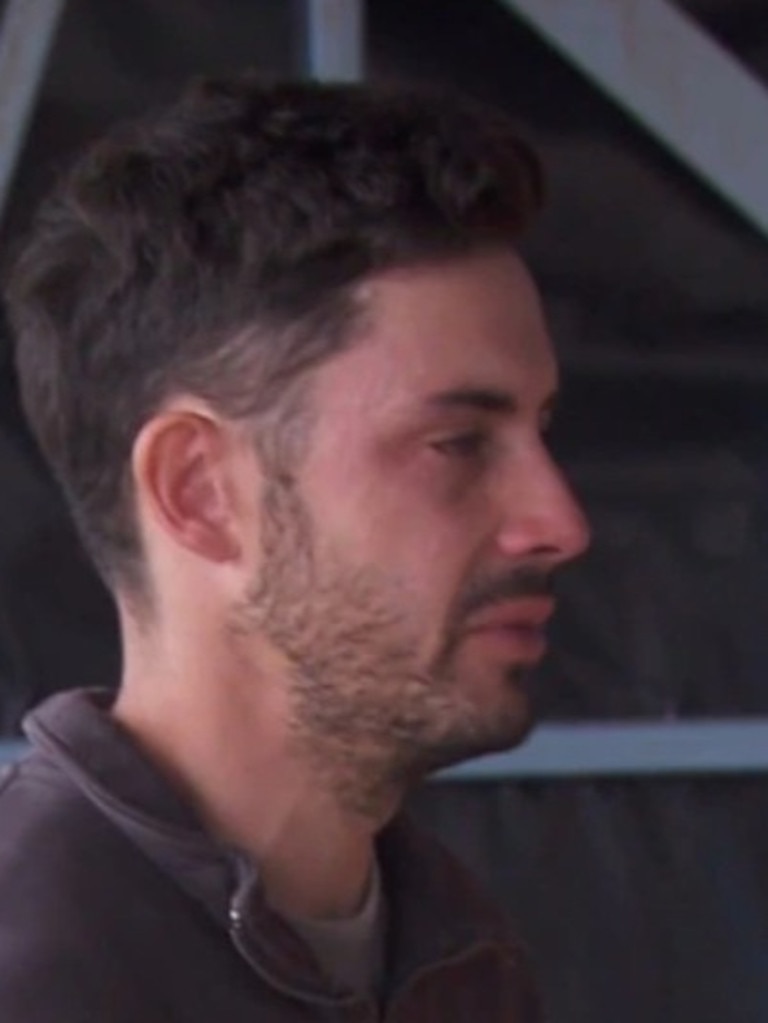 A tearful Jesse says goodbye to the other contestants.