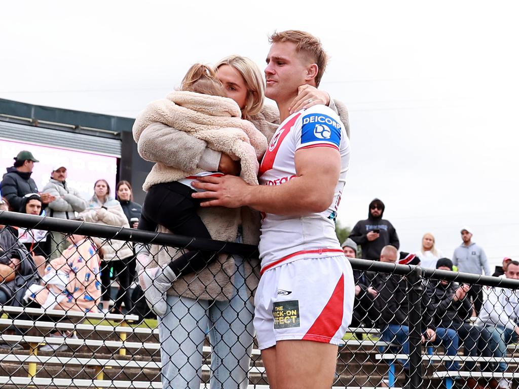 St George Illawarra Dragons player Jack de Belin with Alyce Taylor and their children. Picture: Getty Images.