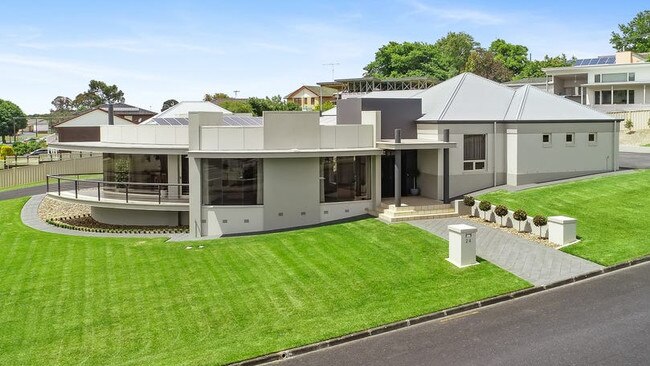 24 Hedley St, Mount Gambier sold for $750,000. Picture: realestate.com.au