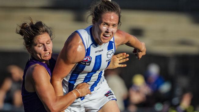 Emma Kearney’s Kangaroos were knocked out of AFLW finals contention by Fremantle.