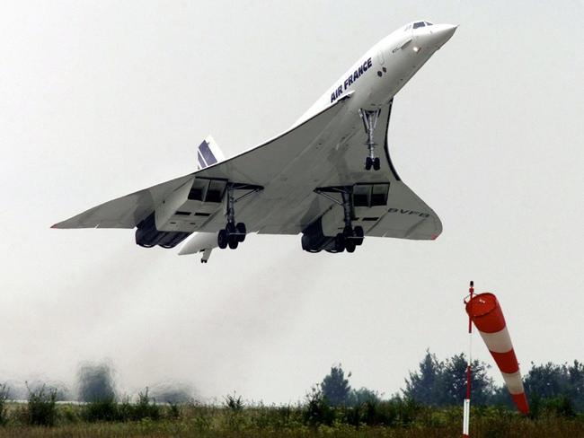 An Air France Concorde jet, on a series of training flights for staff who had been out of practice since the jet was grounded after the deadly crash in 2000, takes off from the Chalons-Vatry airport, eastern France, on August 30, 2001.