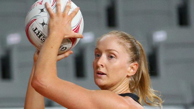 Maddie Hay of the Giants looks to pass. Photo:Getty Images