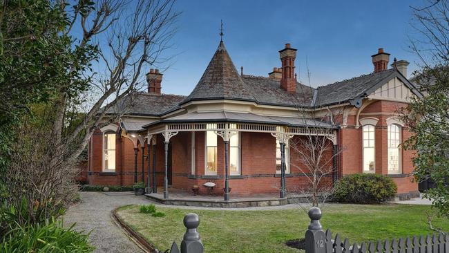 12 Hawthorn Grove, Hawthorn went for $7.92m.