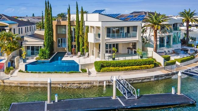 66 King Charles Dr, Paradise Point sold for $3m.