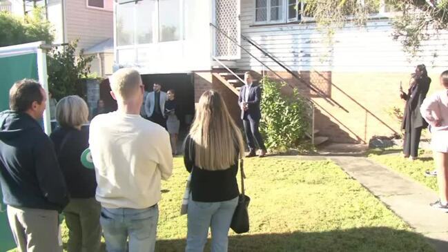 Replay: Brisbane house auctions – 54 Shepherd St, Wynnum