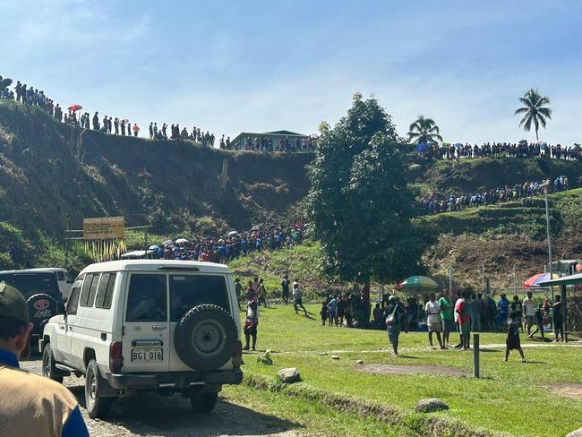 Thousands made the journey to give Albanese an emotional welcoming. Picture: Warren Brown