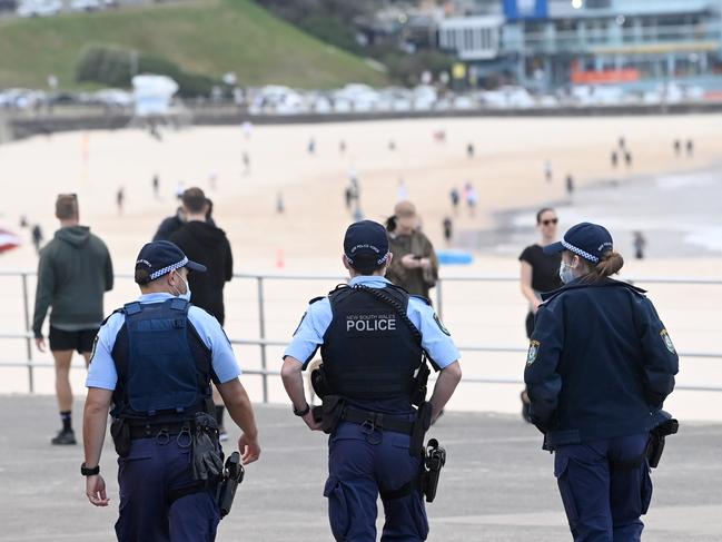 SYDNEY, AUSTRALIA - NewsWire Photos - AUGUST 12, 2021: Police patrol Bondi beach as Sydney continues through Lockdown.Picture: NCA NewsWire/Jeremy Piper