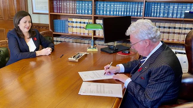 Premier Annastacia Palaszczuk with Queensland Governor Paul de Jersey. Picture Twitter