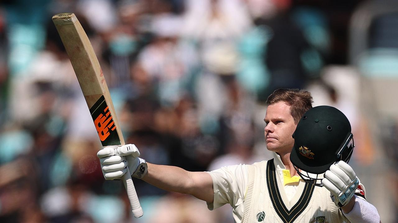 Aussies collapse around centurion Steve Smith