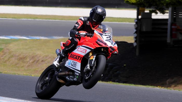 Troy Bayliss plays it up at the ASBK test at Phillip Island in Feb 2018. Pic: Russell Colvin.
