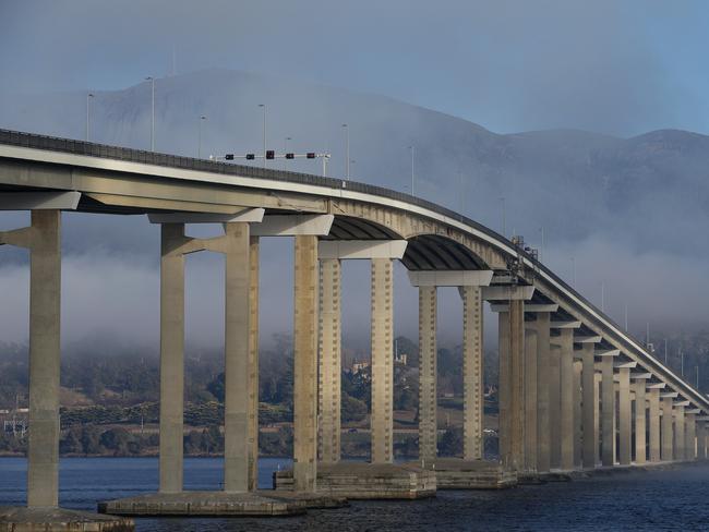 The Bridgewater Jerry rolls down the River Derwent as cold weather hits HobartPicture: LUKE BOWDEN