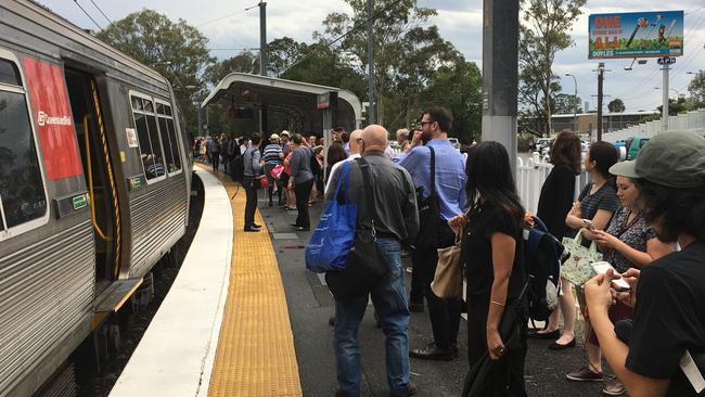 Brisbane Train Delays: Ferny Grove Delays, EFTPOS Down, No Go Card Top ...