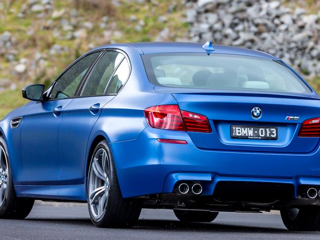 Carsguide 8389m - BMW M5 Pure