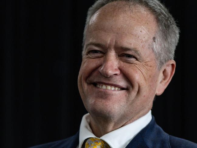 MELBOURNE, AUSTRALIA - NCA NewsWire Photos - 19 APRIL 2024: Member for Maribyrnong Bill Shorten is seen at a Bowl Club. Picture: NCA NewsWire / Diego Fedele