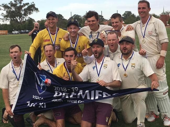 Oakleigh celebrates last season’s VSDCA premiership.