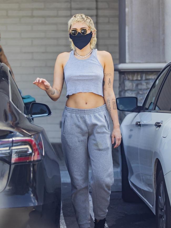 Miley Cyrus and her new mullet in California. Picture: IXOLA / BACKGRID