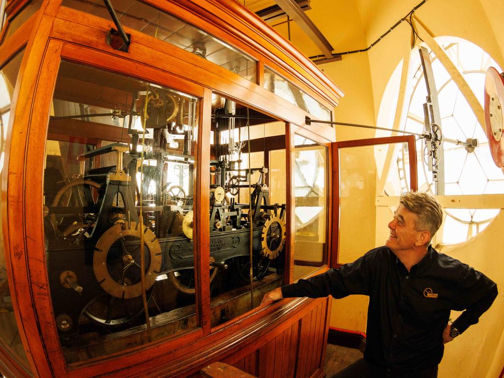 Daylight saving Meet the man turning Sydney’s clocks forwards The