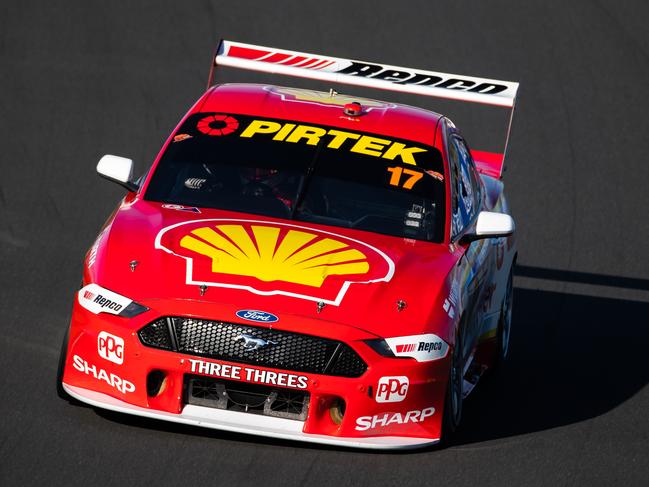 Scott McLaughlin drives the #17 Shell V-Power Racing Team Ford Mustang in Auckland.