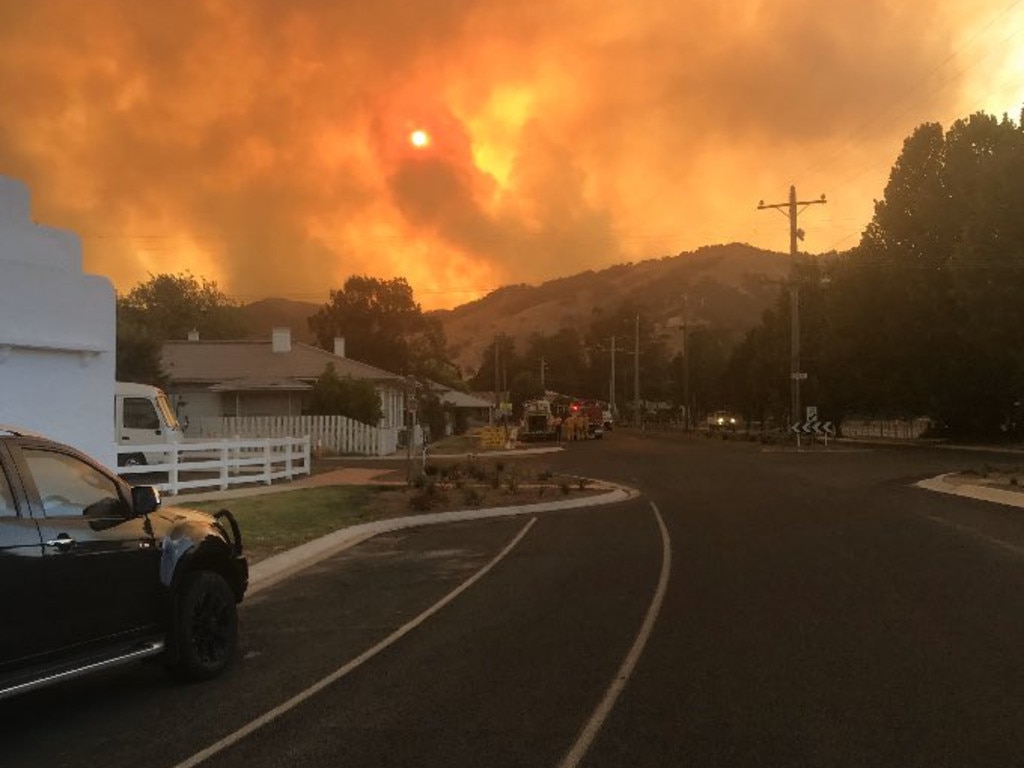 The Green Valley Fire west of the Walwa/ Jingellic. Picture: Vicki Tilders via Twitter