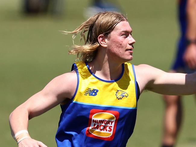 PERTH, AUSTRALIA - NOVEMBER 11: Harley Reid of the Eagles runs thru a drill during a West Coast Eagles AFL training session at Mineral Resources Park on November 11, 2024 in Perth, Australia. (Photo by Paul Kane/Getty Images)