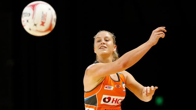 Jamie-Lee Price passes the ball against the West Coast Fever. Picture: AAP.