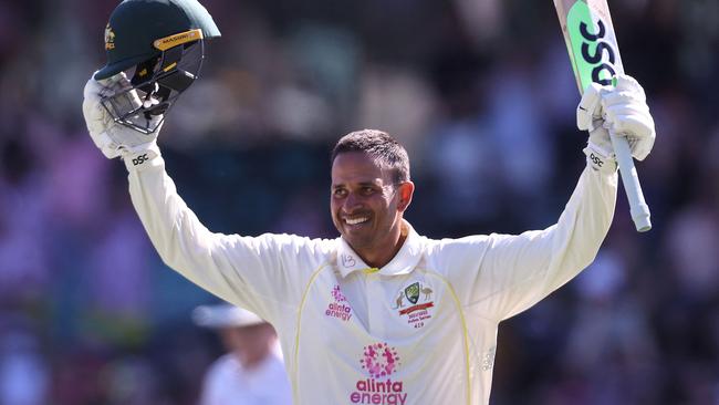 Usman Khawaja celebrates his third Ashes century at the SCG. Photo by DAVID GRAY / AFP