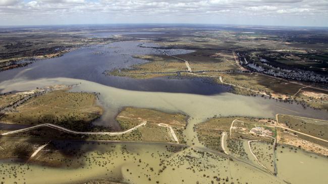 Murray and Darling flood water meeting at Fletchers Lake. Picture: Glenn Milne