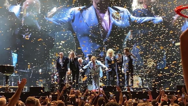 The final bow at Elton John's final Melbourne concert.