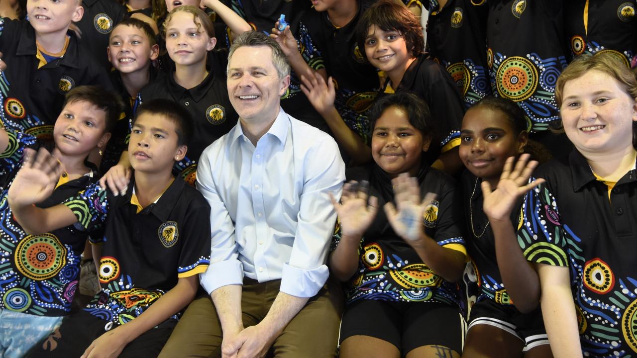 Federal Education Minister Jason Clare switch Moulden Park Primary School students before he signed the Better and fairer Schools Agreement for a billion-dollar funding commitment from the federal government. Picture: Sierra Haigh