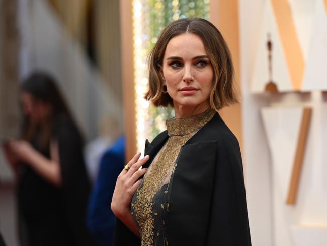 US-Israeli actress Natalie Portman arrives for the 92nd Oscars at the Dolby Theatre in Hollywood, California on February 9, 2020. (Photo by Robyn Beck / AFP)