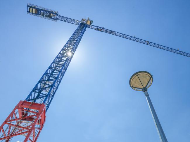 A Crane back on Darwins skyline as work progresses at the CDU City Campus.Picture: Glenn Campbell