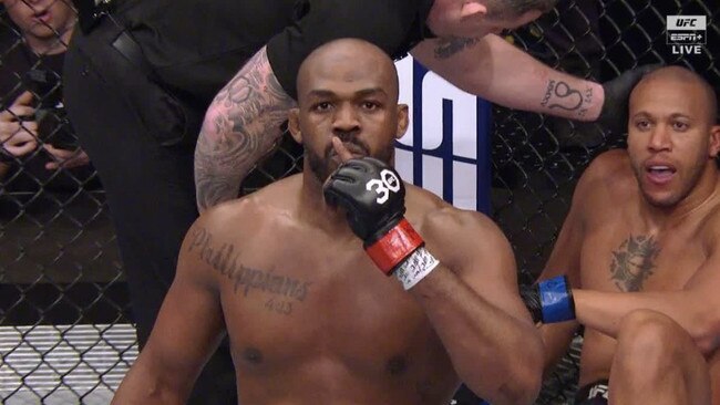 Jon Jones is the UFC GOAT, and Ciryl Gane couldn’t believe what just happened.. Photo: Main Event.