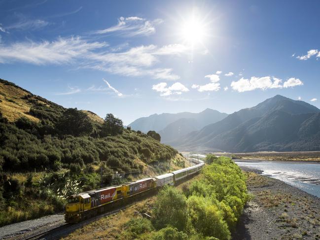 The Transalpine rail travels alongside the Waimakariri.