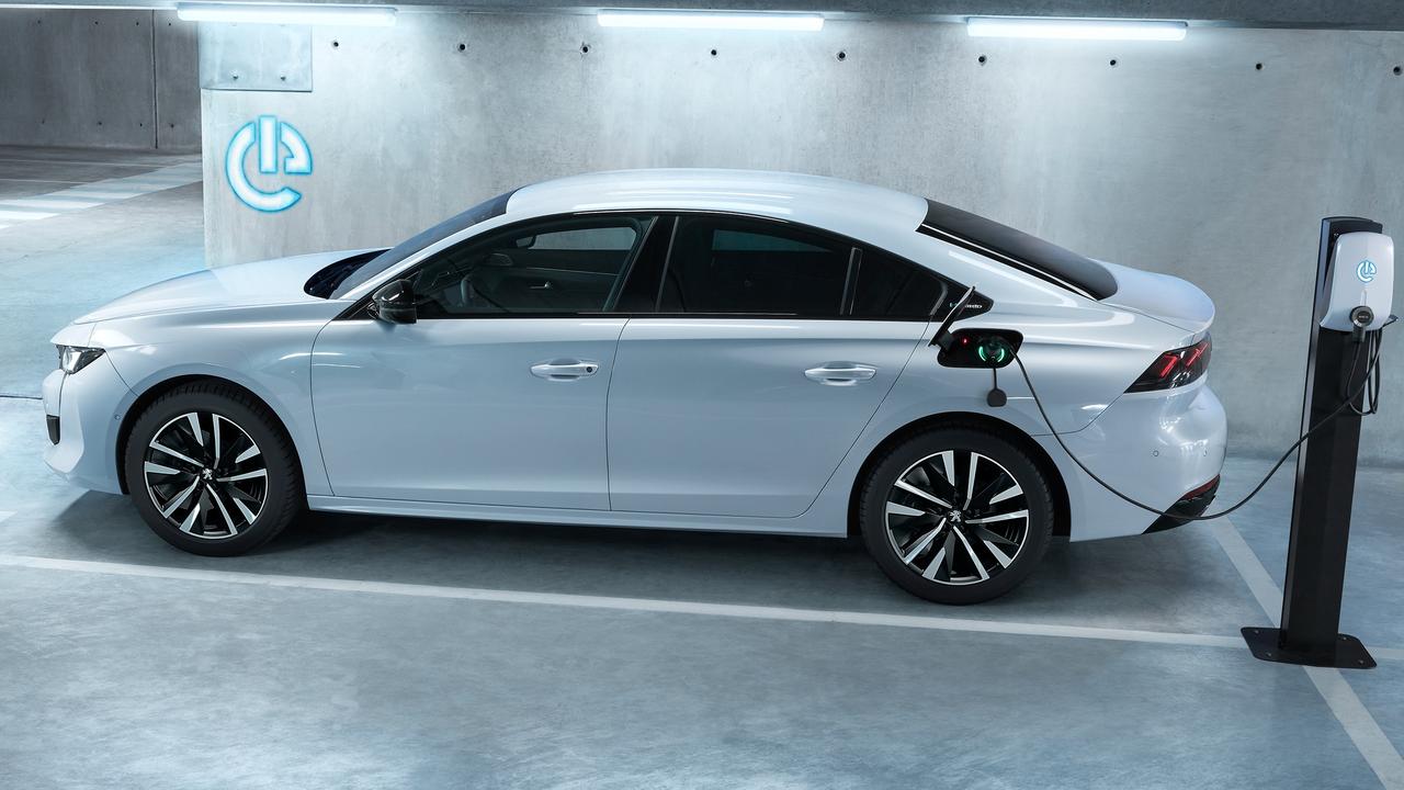 Peugeot 508 Fastback Plug-in Hybrid