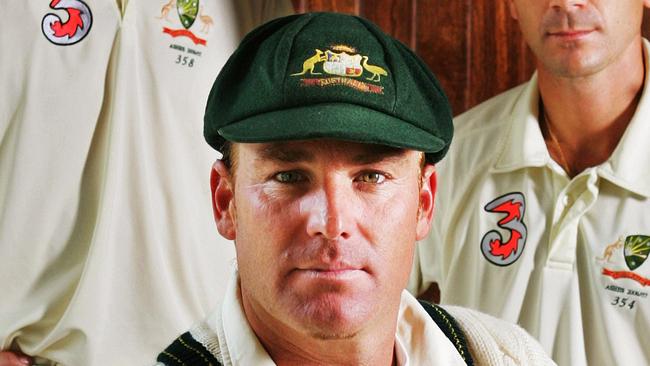 Shane Warne will put his baggy green up for auction to help bushfire victims.