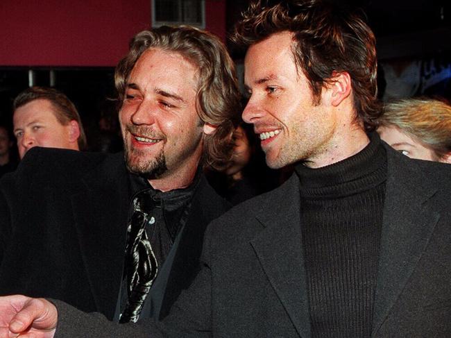 Russell Crowe and Guy Pearce in 1997.