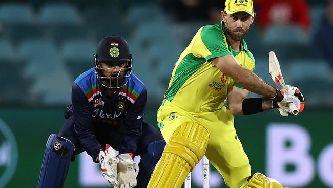 Glenn Maxwell loads up for the switch-hit that not everyone loves. Picture: Ryan Pierse/Getty Images