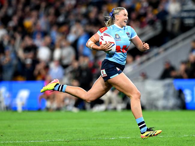 Jaime Chapman etched her name into Origin folklore, with a stunning 80-metre run to score the Blues’ second try of the night. Picture: Getty Images