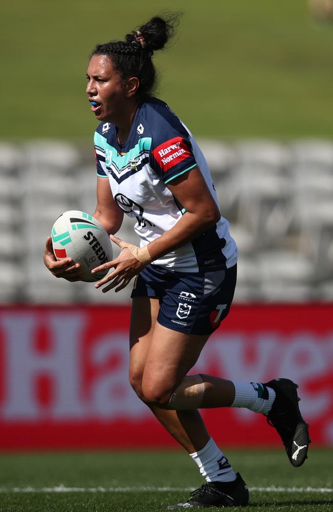 Tallisha Harden runs the ball during round six. (Photo by Jason McCawley/Getty Images)