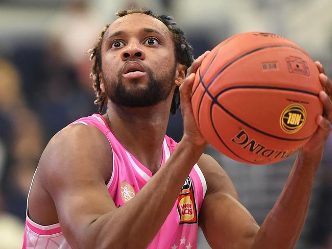 GOLD COAST, AUSTRALIA - SEPTEMBER 17: Parker Jackson-Cartwright of the Breakers shoots during the 2023 NBL Blitz match between Adelaide 36ers and New Zealand Breakers at Gold Coast Convention and Exhibition Centre on September 17, 2023 in Gold Coast, Australia. (Photo by Matt Roberts/Getty Images for NBL)