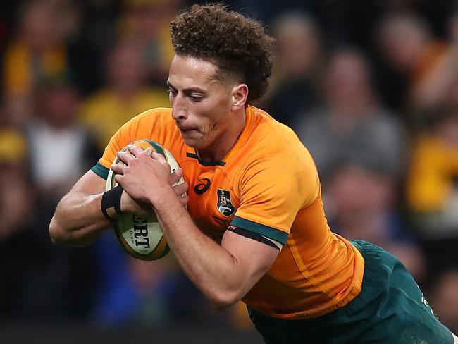 SYDNEY, AUSTRALIA - JULY 15: Mark Nawaqanitawase of the Wallabies scores a try during The Rugby Championship match between the Australia Wallabies and Argentina at CommBank Stadium on July 15, 2023 in Sydney, Australia. (Photo by Jason McCawley/Getty Images)