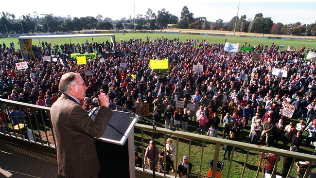 The 1996 image of Howard standing up for his convictions spoke powerfully of courage in public life. Picture: Strange Ray