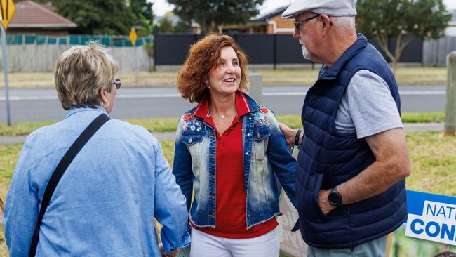 Labor candidate Jodie Belyea campaigning in Carrum Downs ahead of Saturday’s Dunkley by-election. Picture: Aaron Francis/Herald Sun