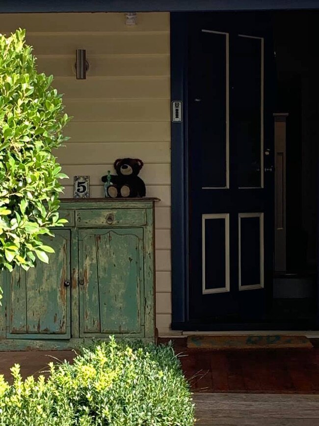 A bear waits outside the front door to greet kids in Cheltenham (Pennydale). Picture: Daniela Bücheler-Scott